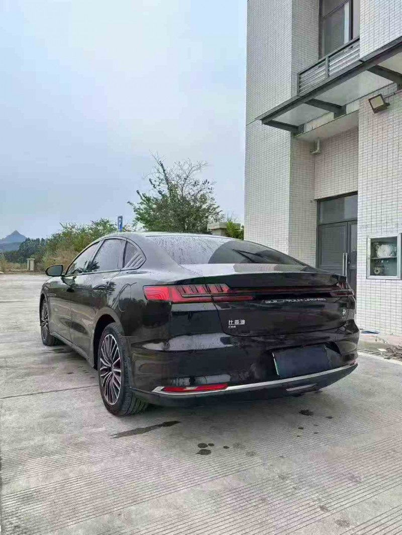 防城港21年比亚迪汉DM8