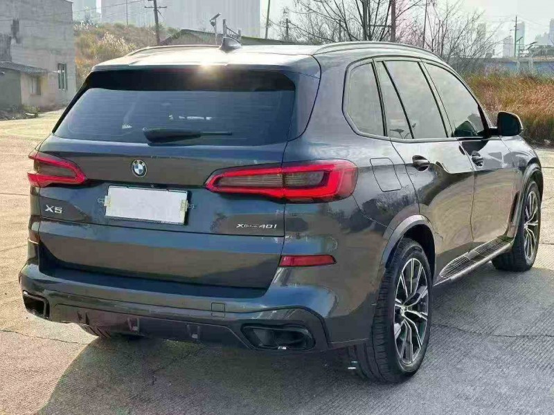 常德20年宝马X58