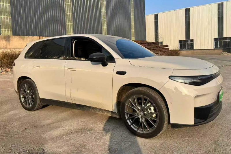 南昌25年零跑汽车C103