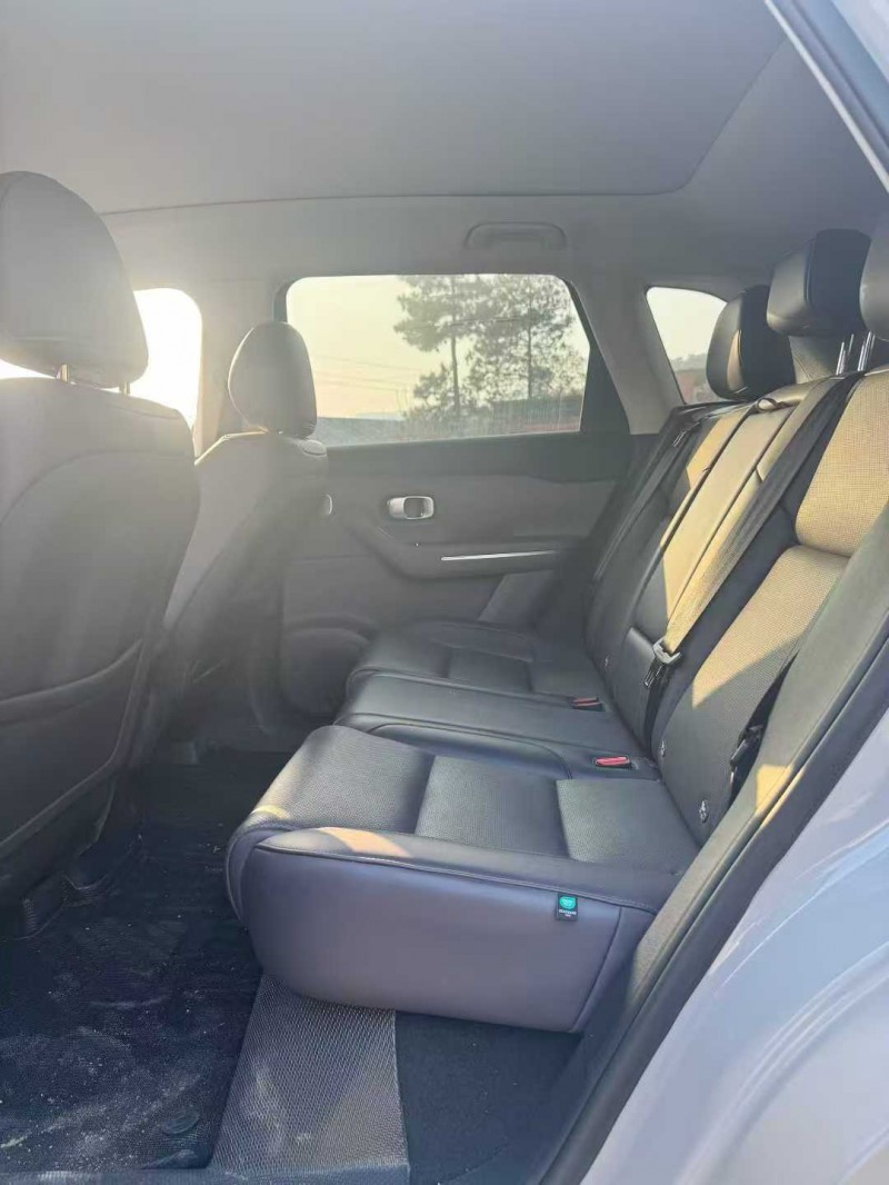 南昌25年零跑汽车C105