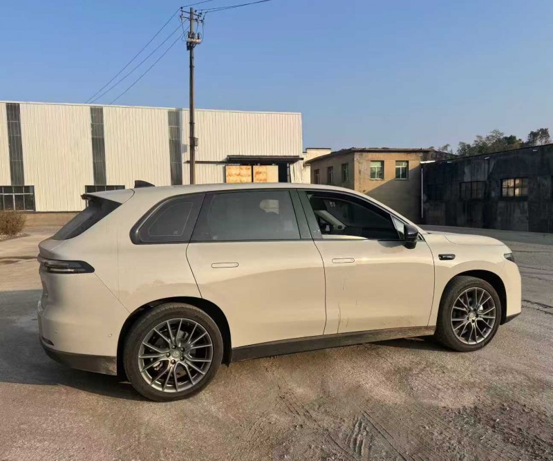 南昌25年零跑汽车C108