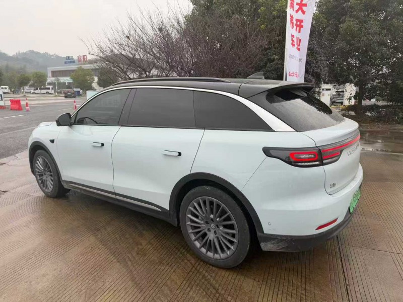 南昌25年零跑汽车C115