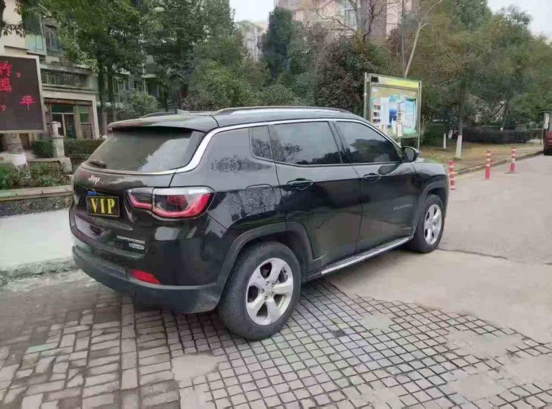 荆州17年Jeep指南者7