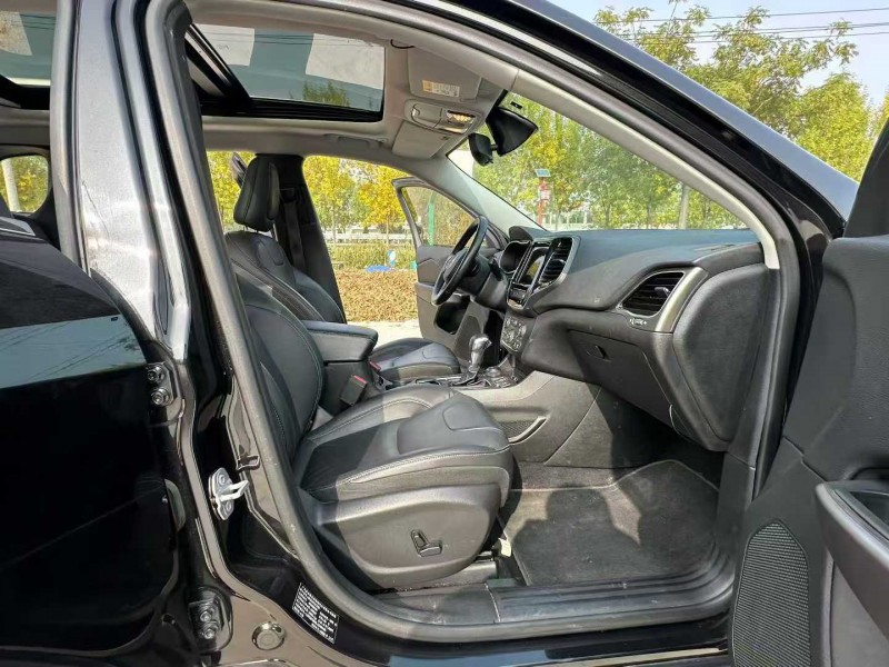 徐州21年Jeep自由光5