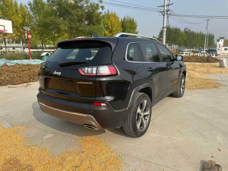 徐州21年Jeep自由光8