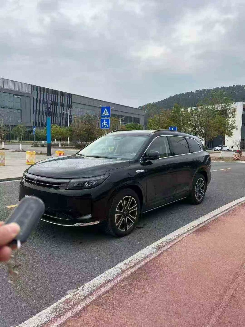 桂林25年华为智选问界2