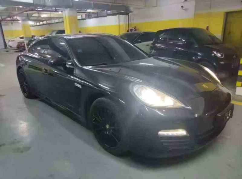 荆州12年保时捷帕拉梅拉2