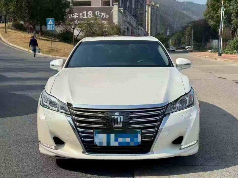 南平17年丰田皇冠1