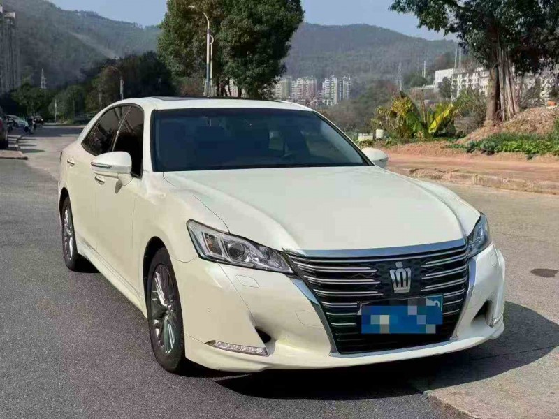 南平17年丰田皇冠2