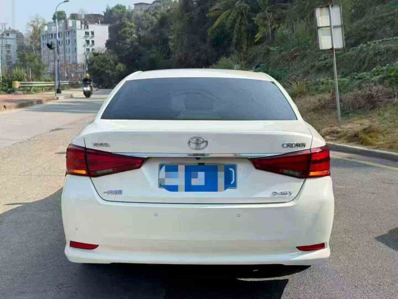 南平17年丰田皇冠9