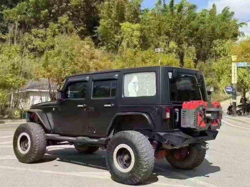 玉溪17年Jeep牧马人8