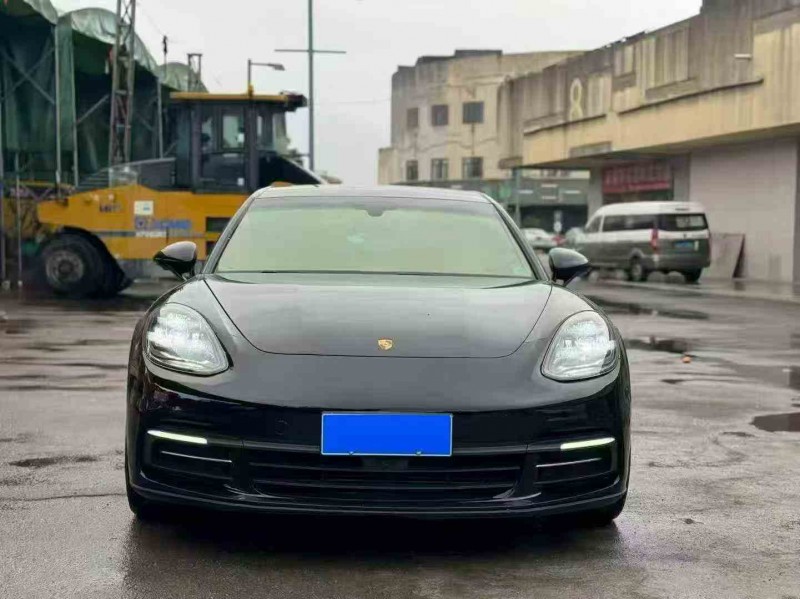 漳州18年保时捷帕拉梅拉1