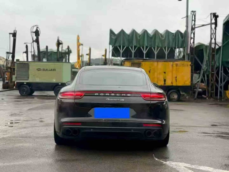 漳州18年保时捷帕拉梅拉8