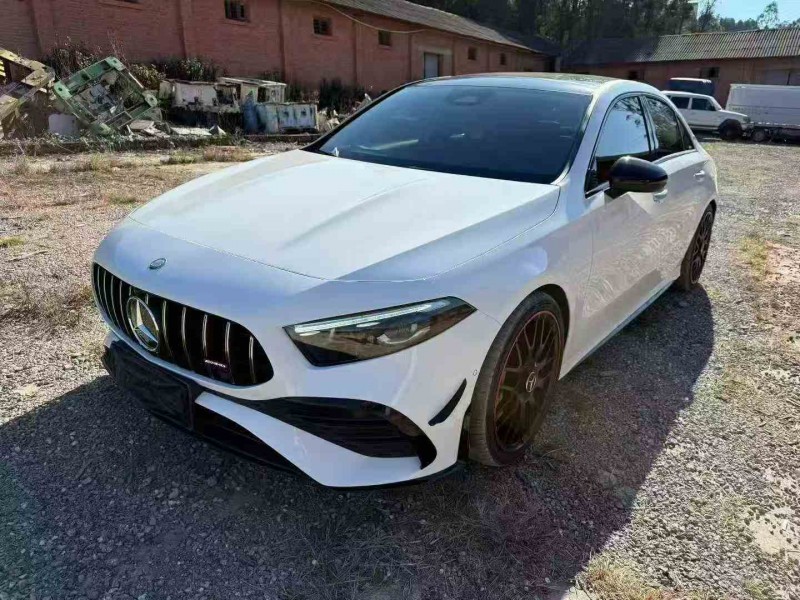 丽江24年奔驰AMG3