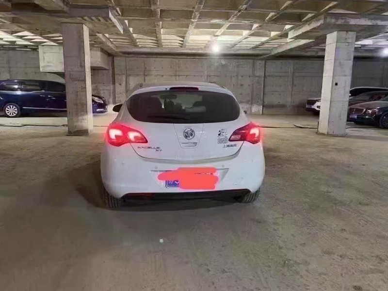 青岛15年别克英朗4