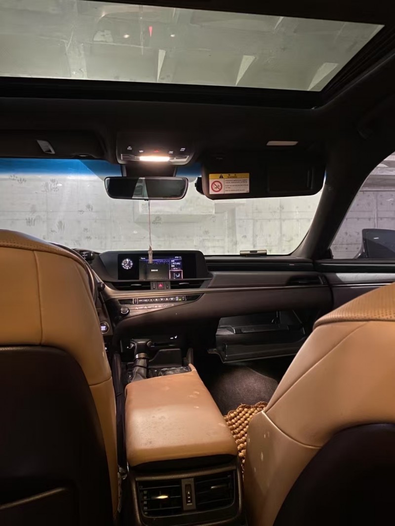 青岛20年雷克萨斯ES7