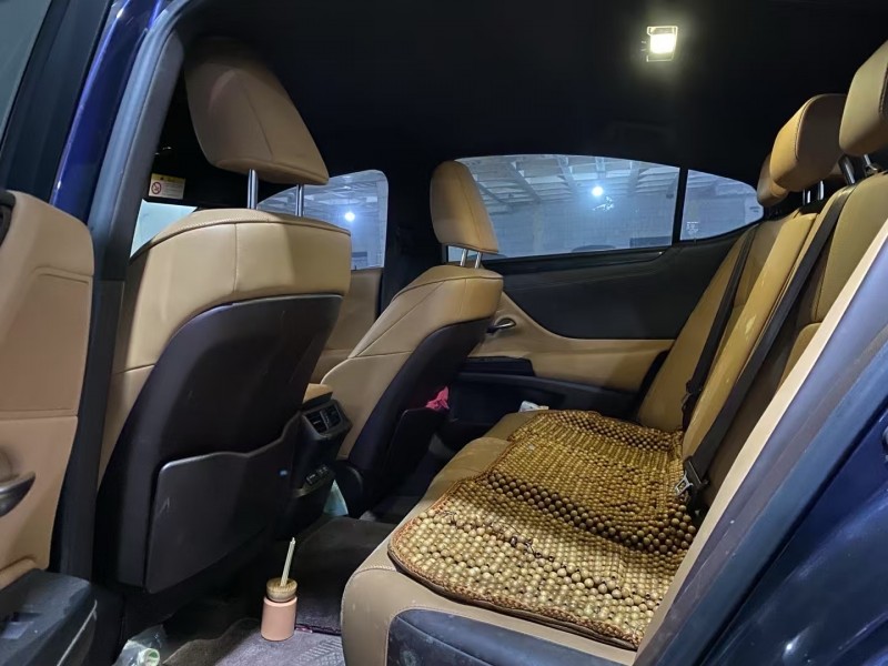 青岛20年雷克萨斯ES9