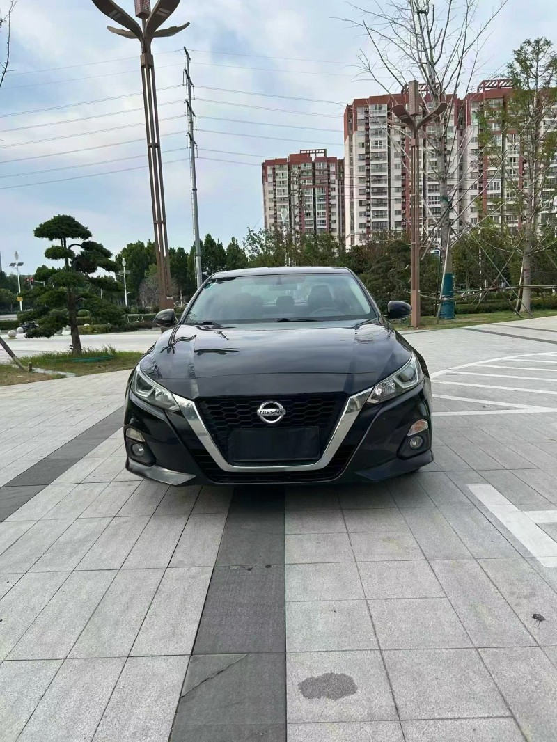 安阳22年日产天籁1