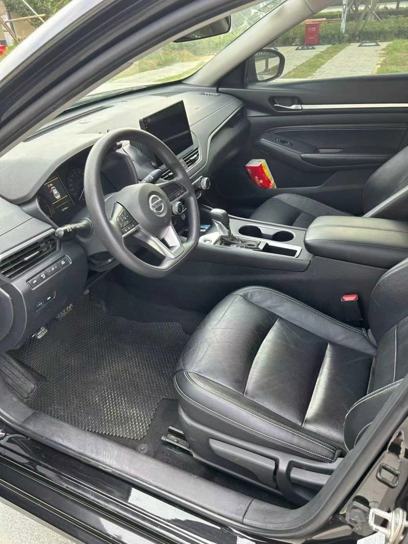 安阳22年日产天籁3