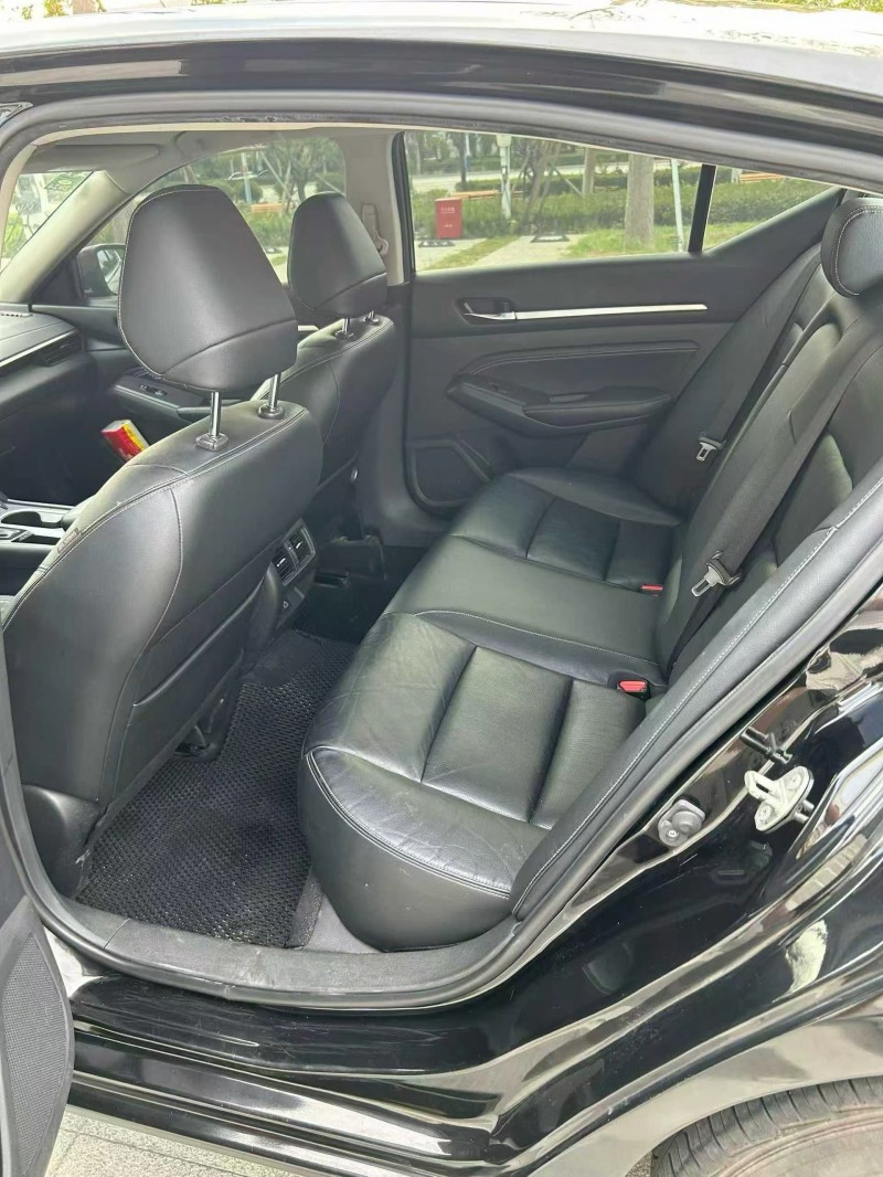 安阳22年日产天籁6