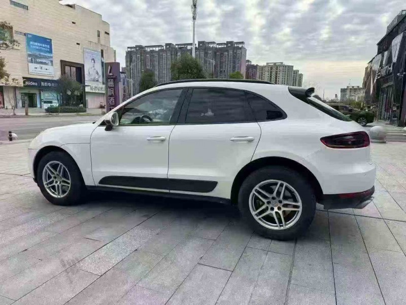 南昌15年保时捷Macan5