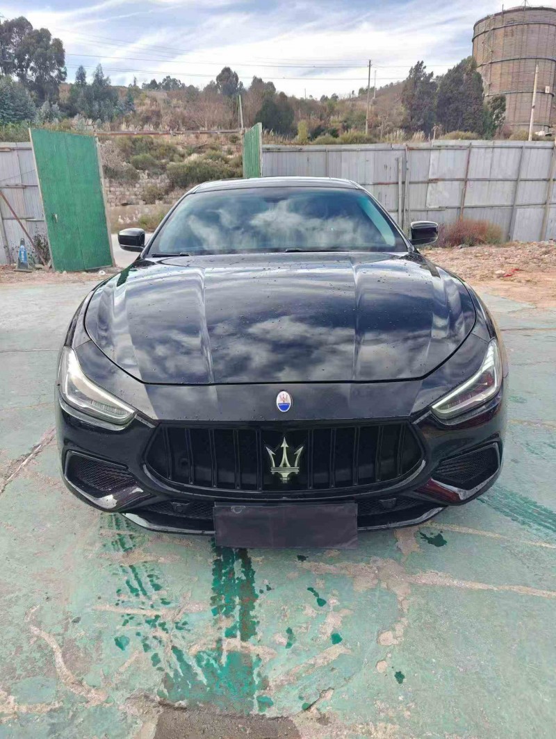 昭通14年玛莎拉蒂Ghibli1