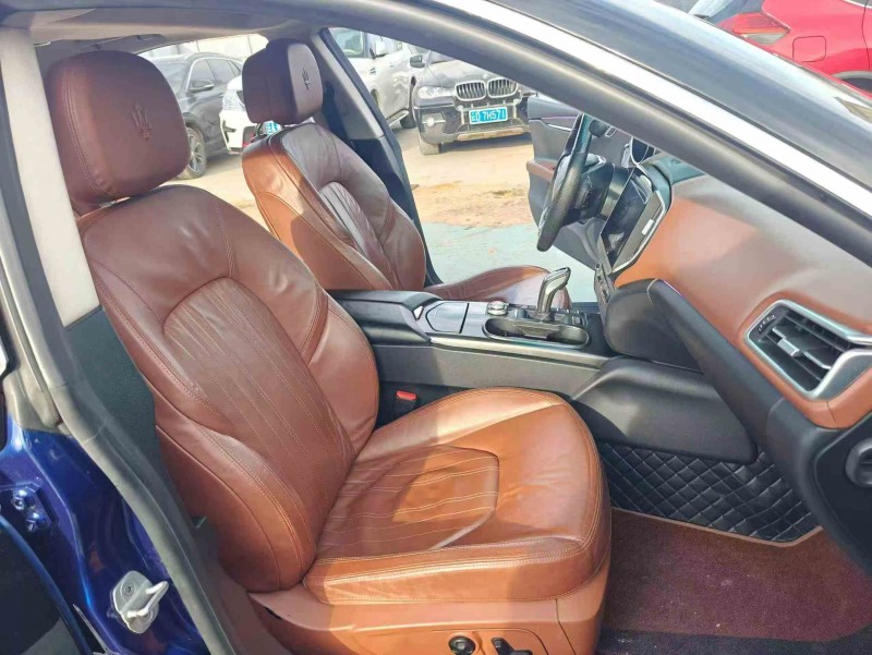 昭通14年玛莎拉蒂Ghibli5