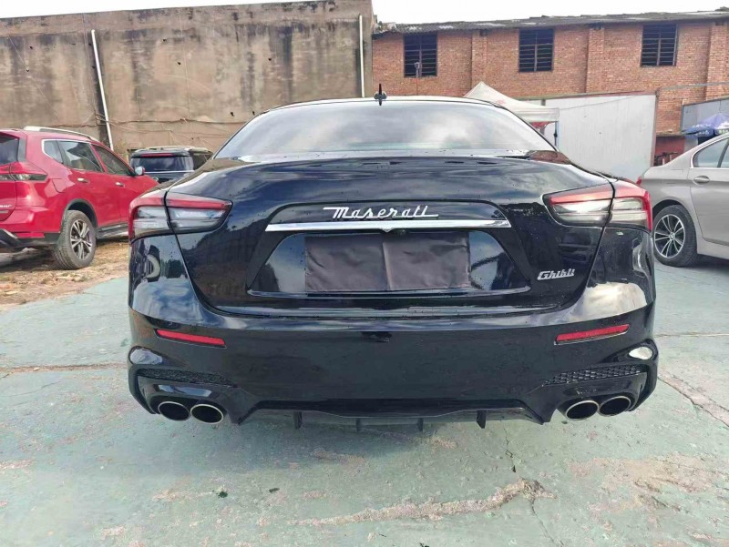 昭通14年玛莎拉蒂Ghibli9