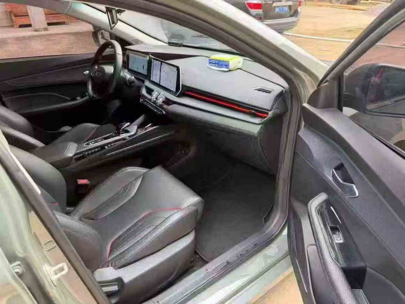 钦州23年吉利缤瑞7