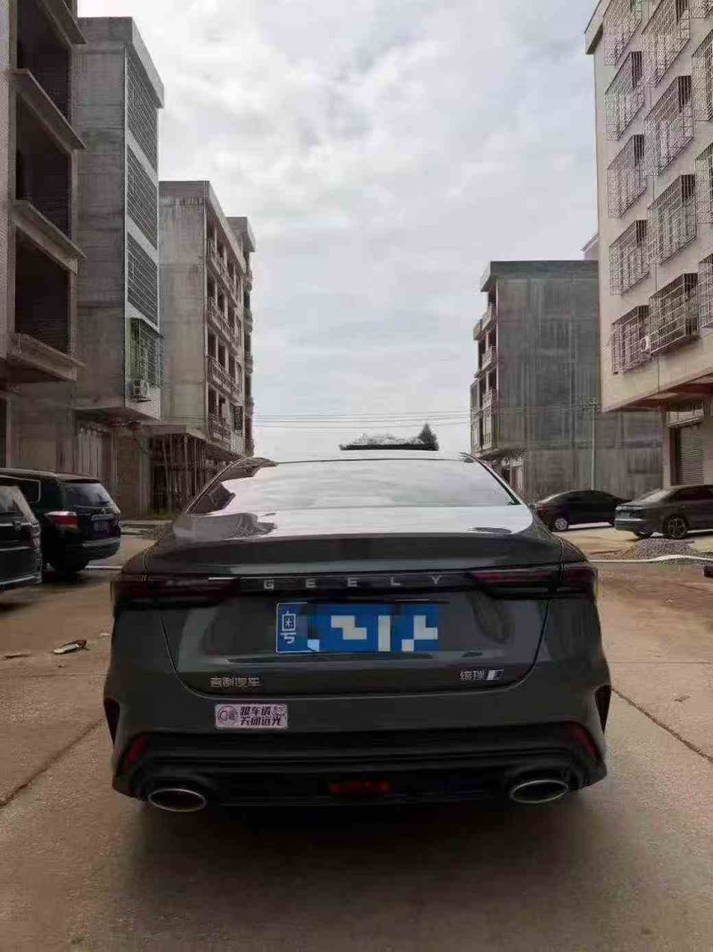 钦州23年吉利缤瑞8