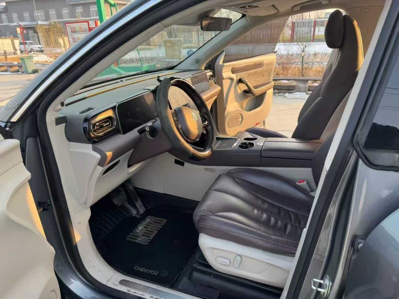 徐州22年零跑汽车C113