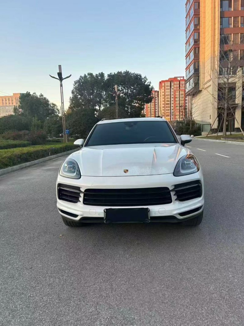 安阳22年保时捷卡宴1