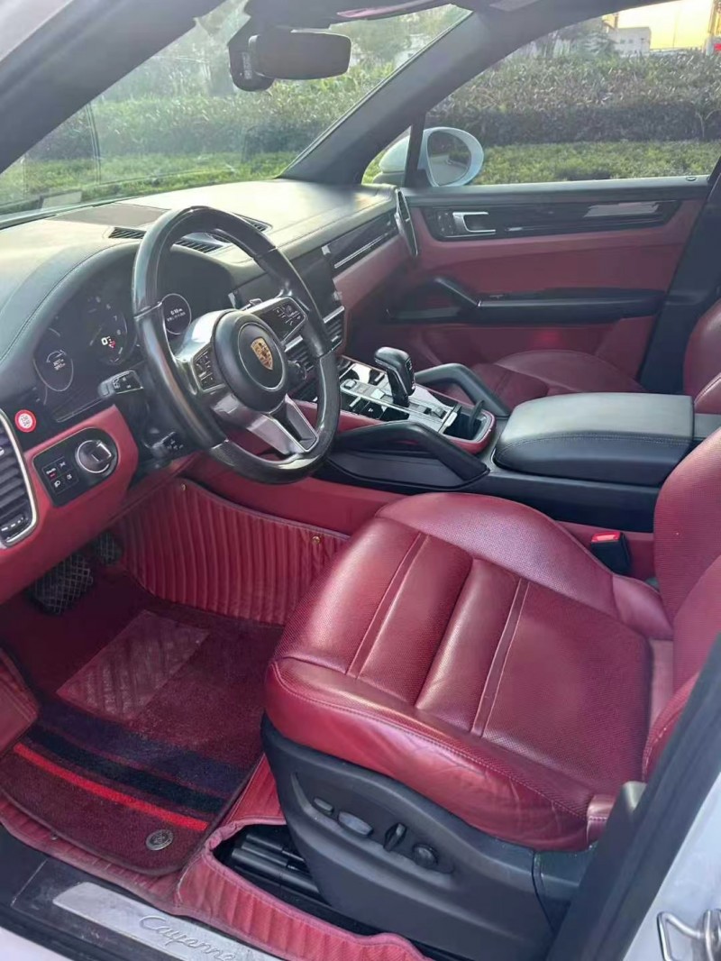 安阳22年保时捷卡宴4