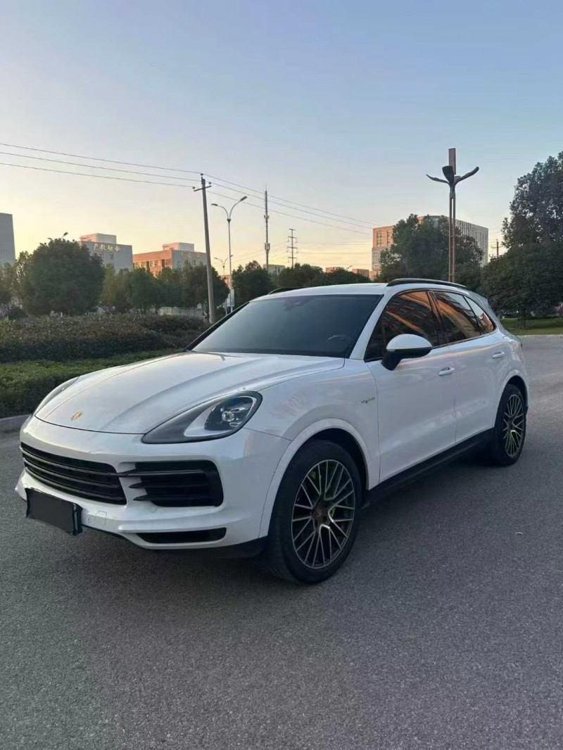 安阳22年保时捷卡宴6