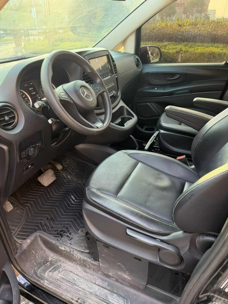 安阳20年奔驰威霆2