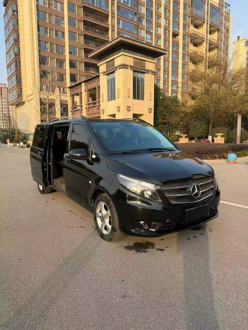 安阳20年奔驰威霆3