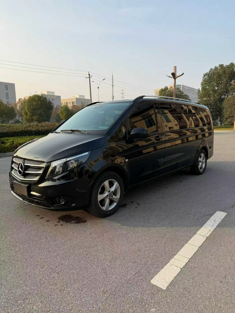 安阳20年奔驰威霆5