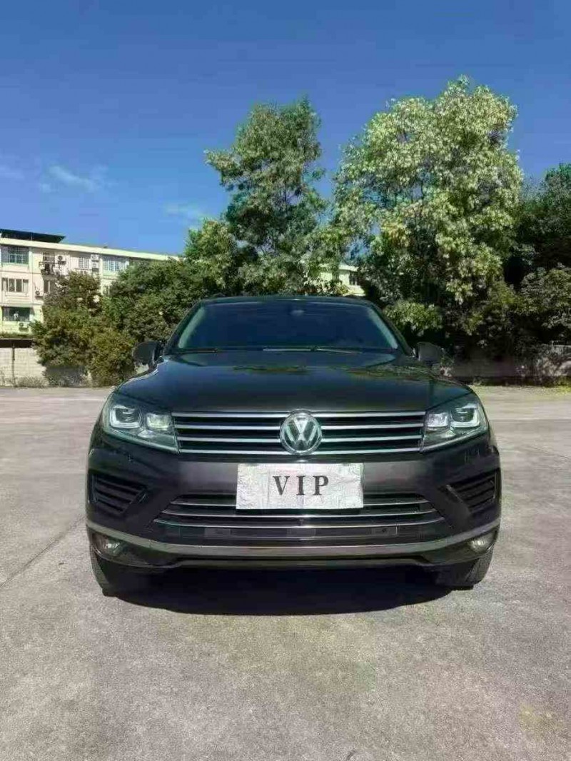 防城港17年大众途锐1