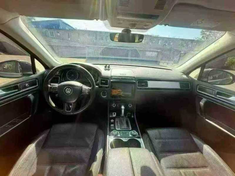 防城港17年大众途锐4