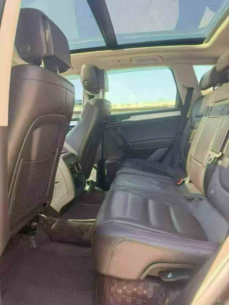 防城港17年大众途锐5