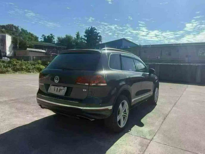 防城港17年大众途锐7