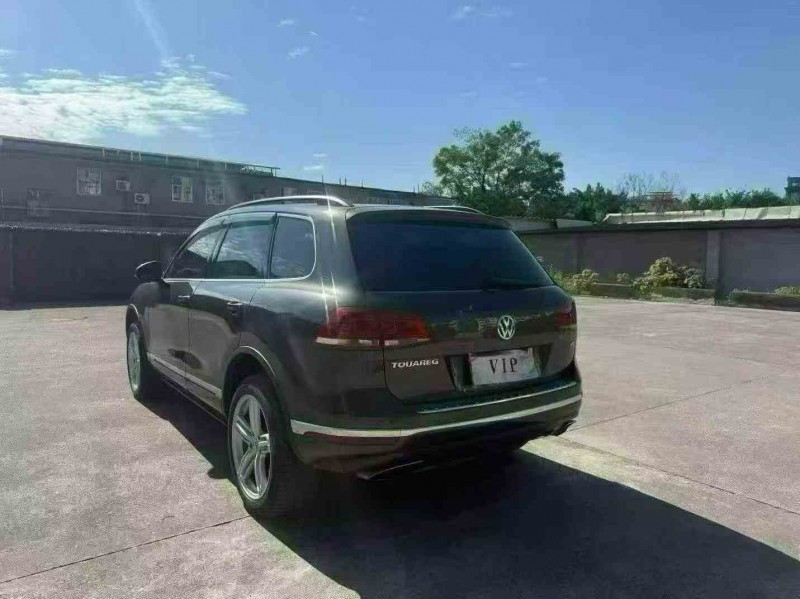 防城港17年大众途锐8