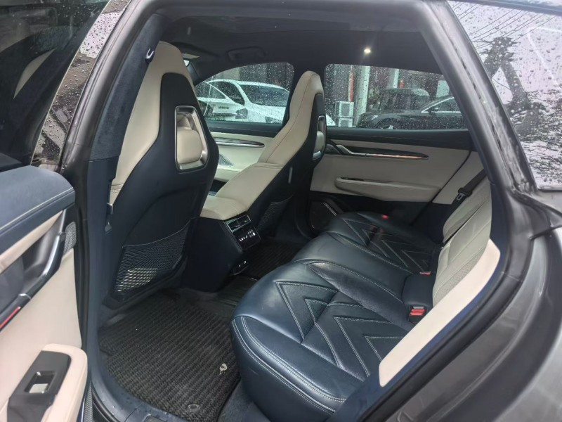 阜阳23年极氪汽车0013