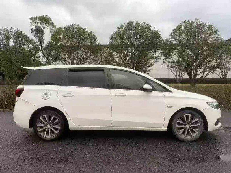 北海19年别克GL63