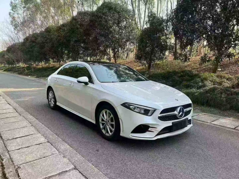 湖州21年奔驰A2