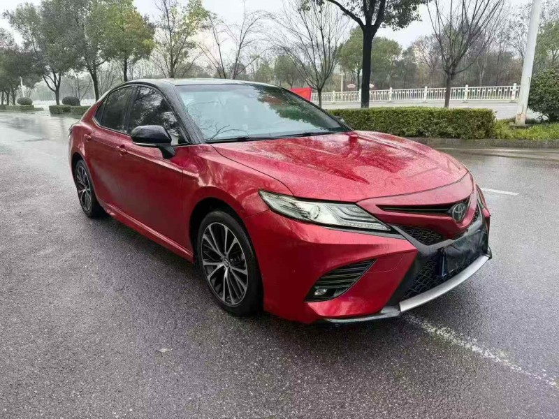 张家界19年丰田凯美瑞2