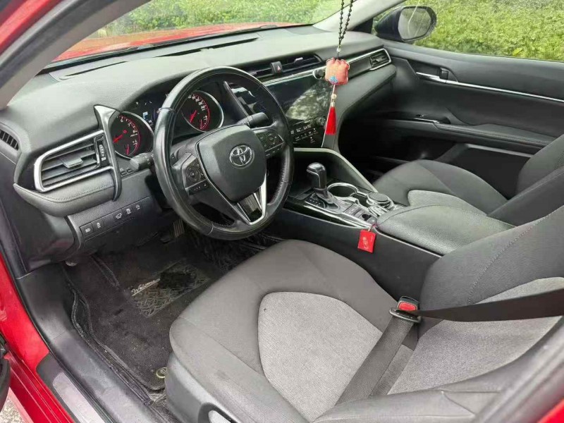 张家界19年丰田凯美瑞5