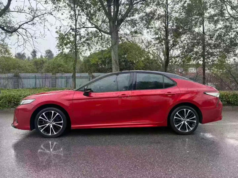 张家界19年丰田凯美瑞6