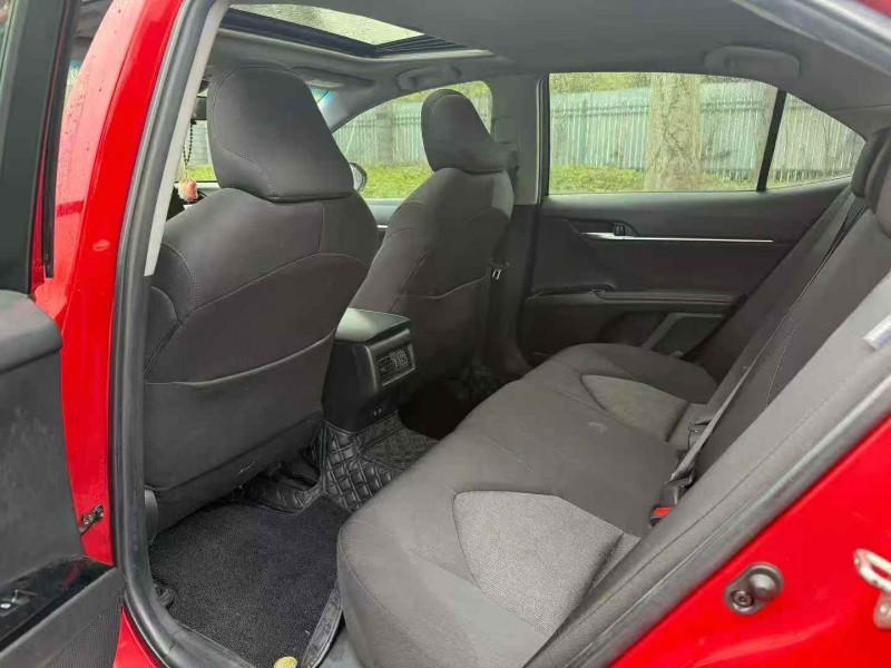 张家界19年丰田凯美瑞7