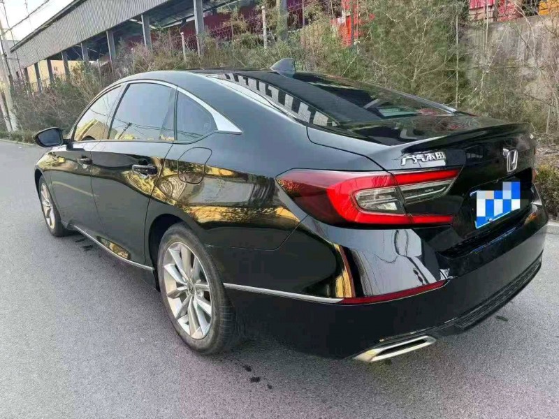 济宁21年本田雅阁6